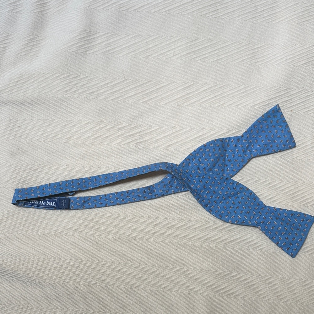 Blue Paisley Patterned Adjustable Bow Tie